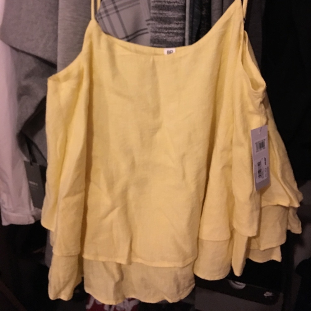💥BRAND NEW💥Cami yellow top 🌼